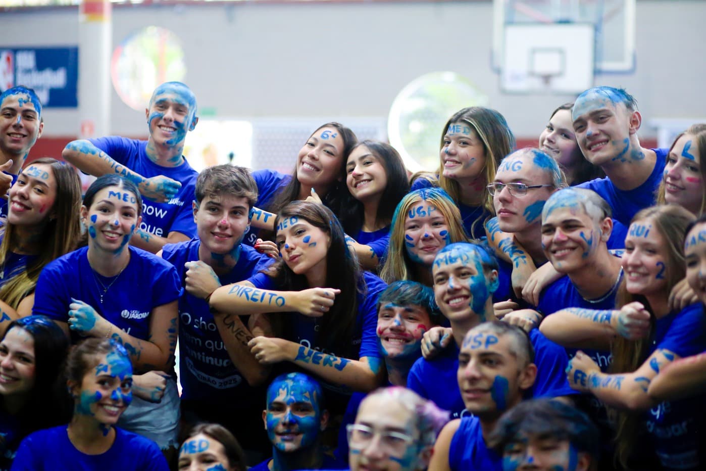 Turma de alunos aprovados do Liceu Jardim